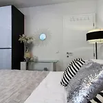 New Penthouse 150 M2 With Private Jacuzzi, Beautiful Sea, City And Island View