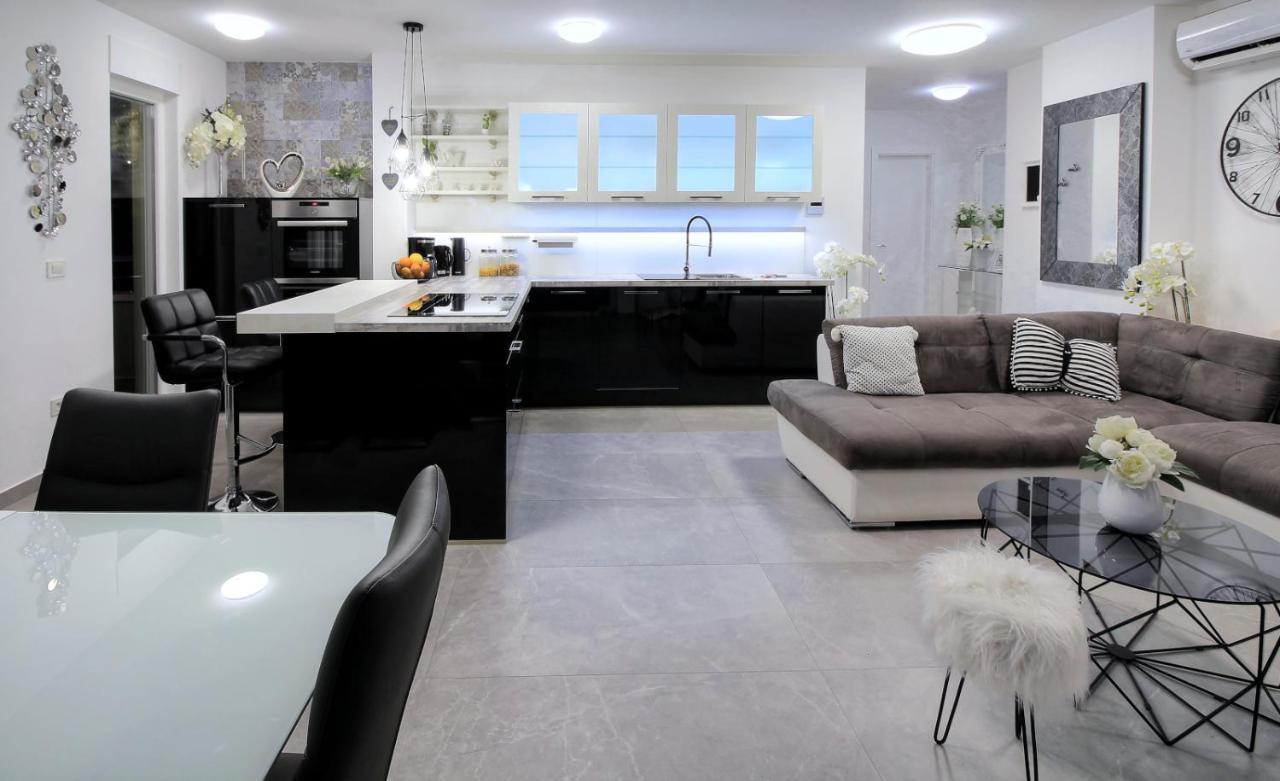 Leilighet New Penthouse 150 M2 With Private Jacuzzi, Beautiful Sea, City And Island View *