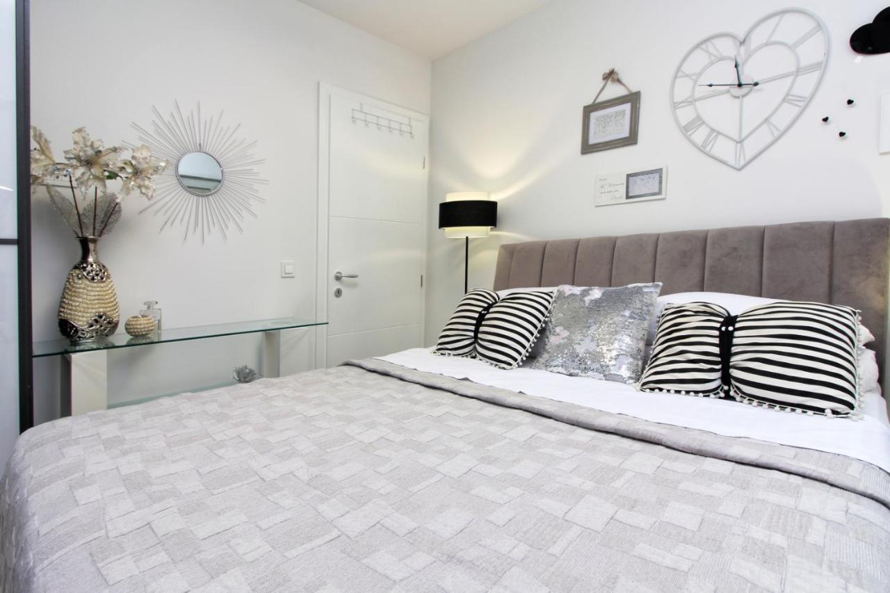New Penthouse 150 M2 With Private Jacuzzi, Beautiful Sea, City And Island View * Makarska