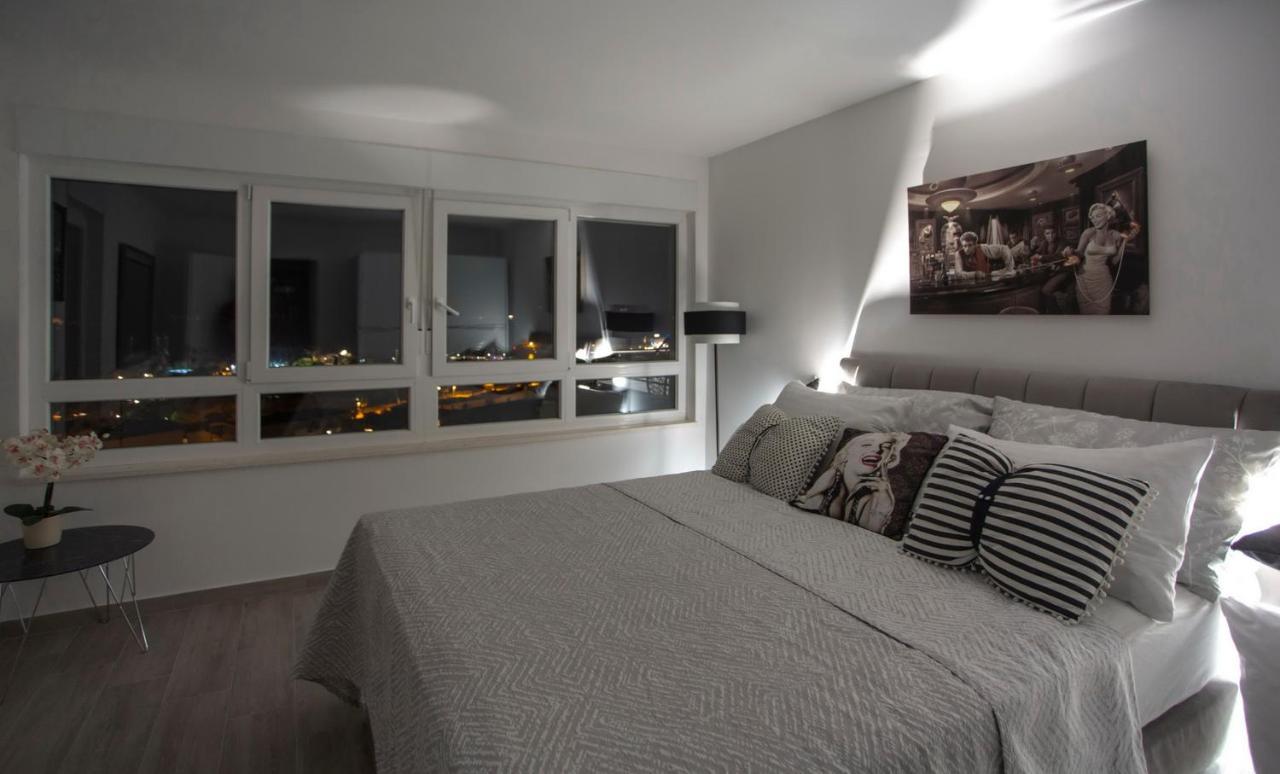New Penthouse 150 M2 With Private Jacuzzi, Beautiful Sea, City And Island View *
