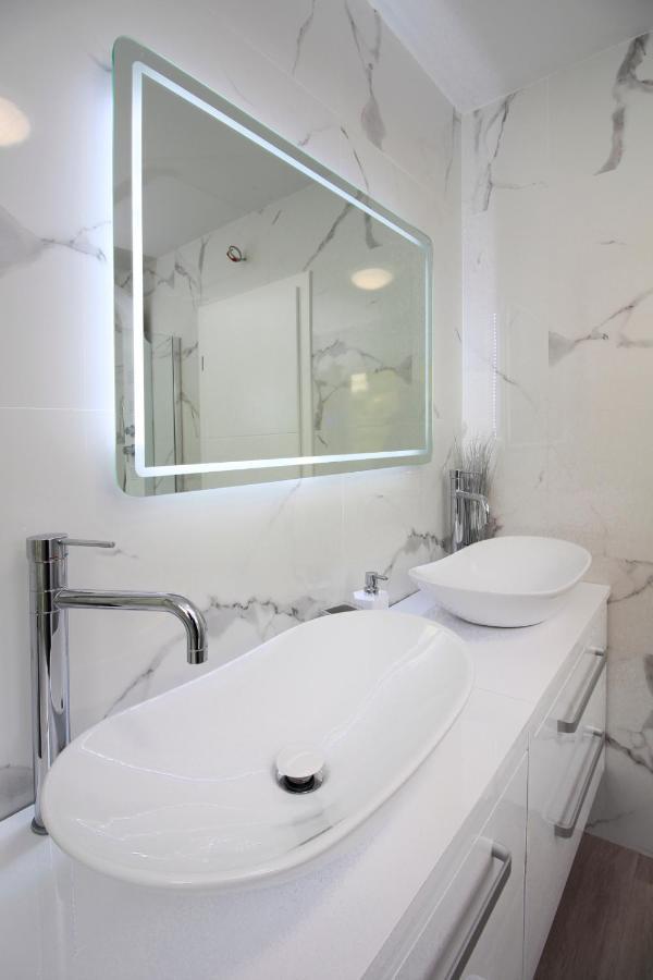 New Penthouse 150 M2 With Private Jacuzzi, Beautiful Sea, City And Island View *